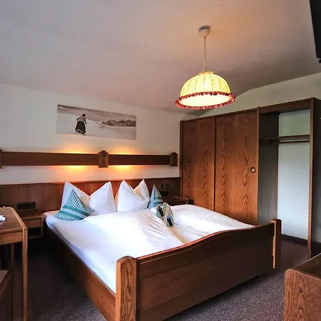 Guest house Gletscher-landhaus Brunnenkogel Sankt Leonhard im Pitztal