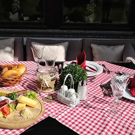 Gletscher-landhaus Brunnenkogel Guest house Sankt Leonhard im Pitztal