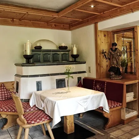 Gletscher-landhaus Brunnenkogel Sankt Leonhard im Pitztal