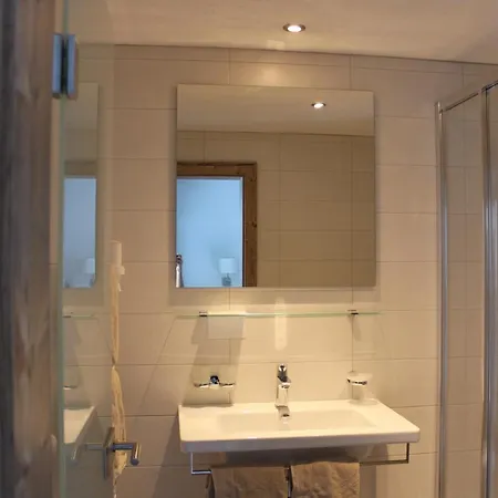 Guest house Gletscher-landhaus Brunnenkogel Sankt Leonhard im Pitztal